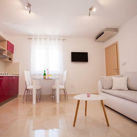 Apartments Mia Baška Voda エクステリア 写真