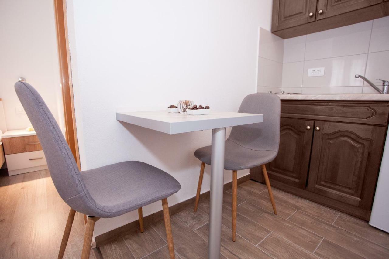 Apartments Mia Baška Voda エクステリア 写真