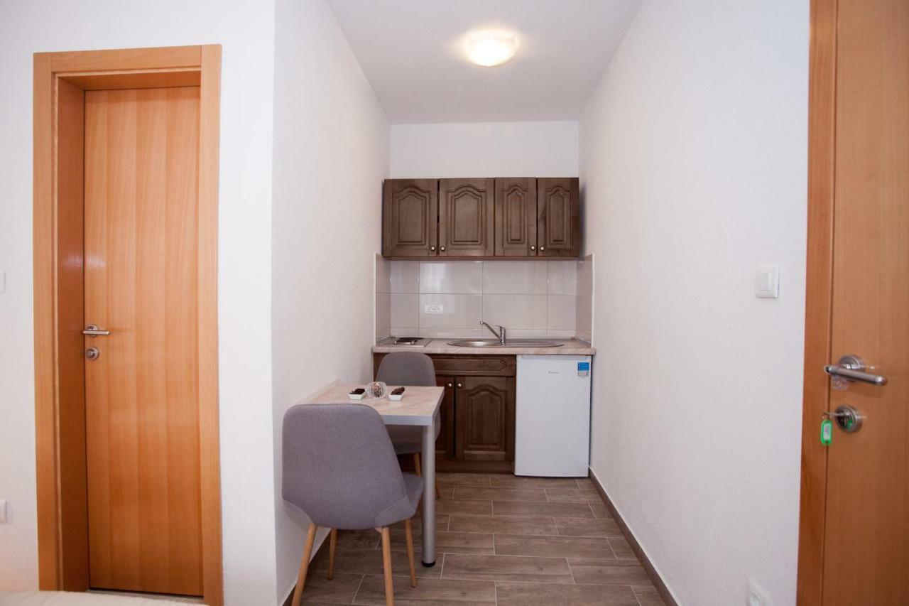 Apartments Mia Baška Voda エクステリア 写真