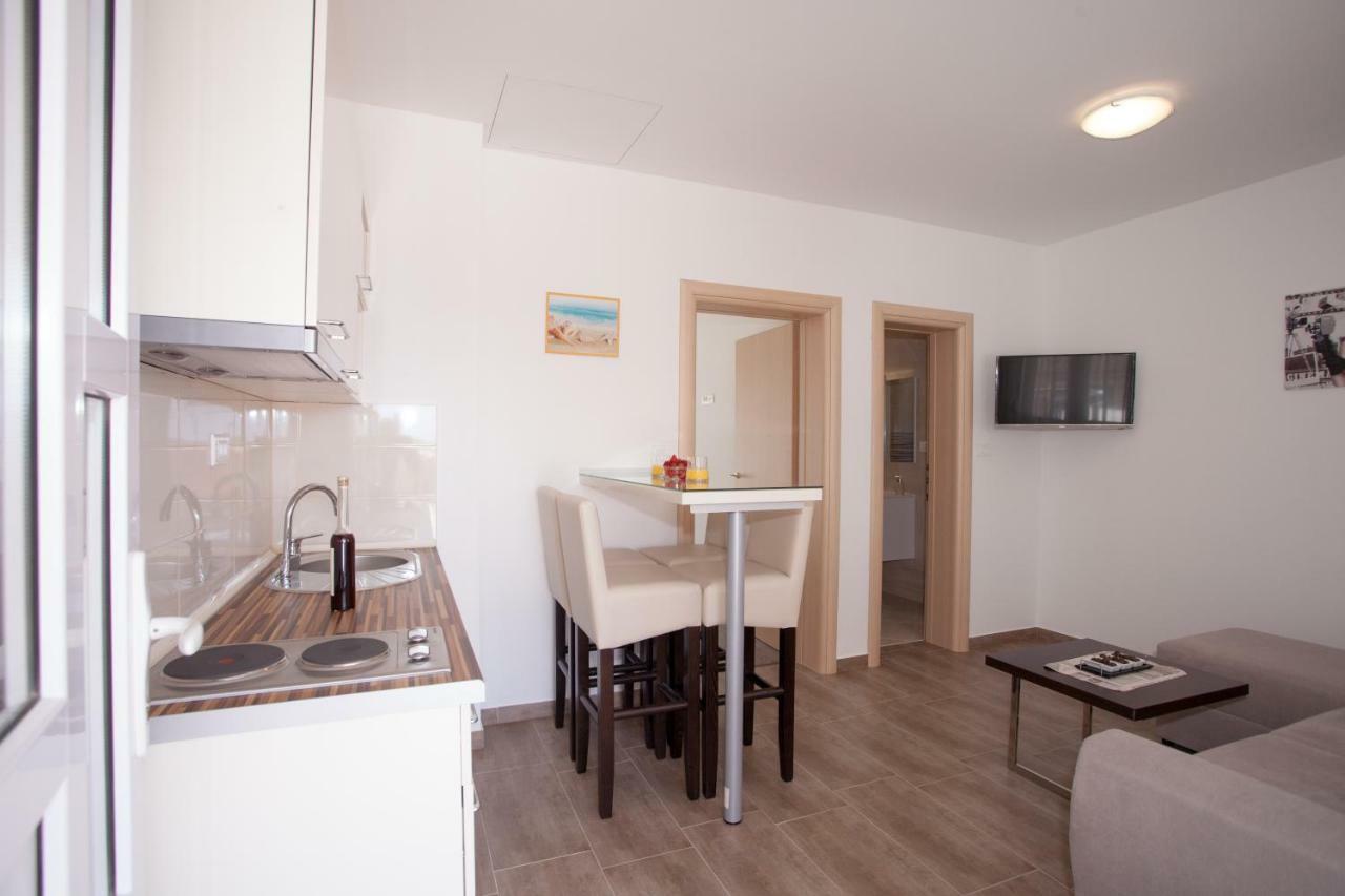 Apartments Mia Baška Voda エクステリア 写真