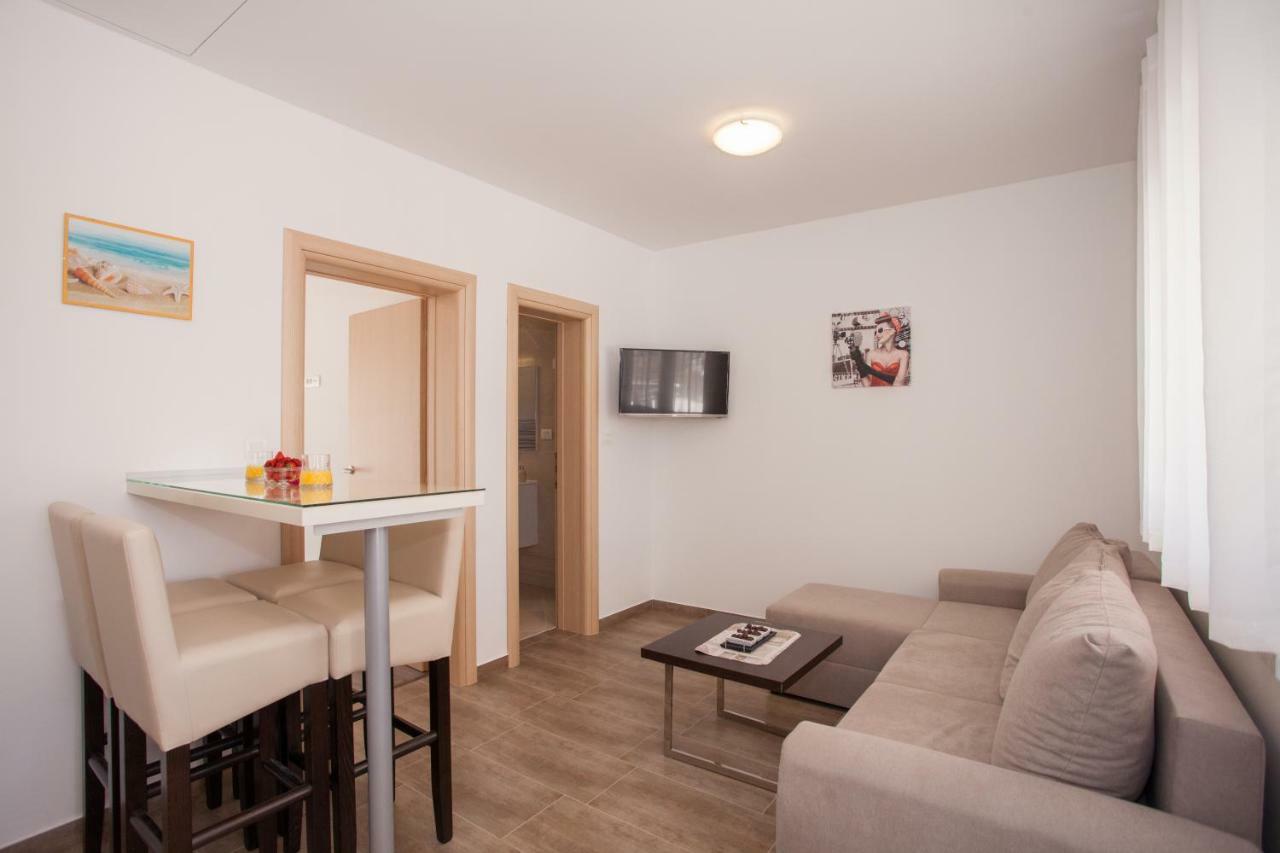 Apartments Mia Baška Voda エクステリア 写真