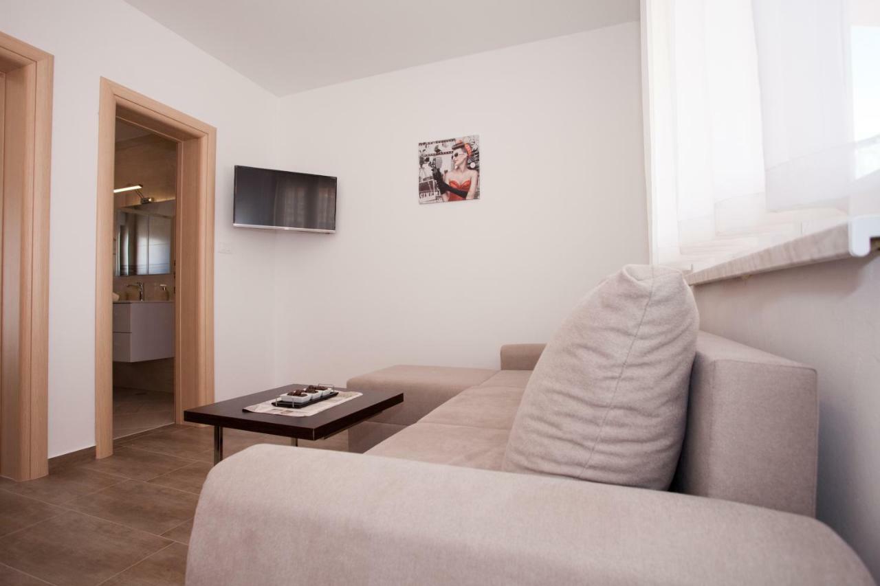 Apartments Mia Baška Voda エクステリア 写真