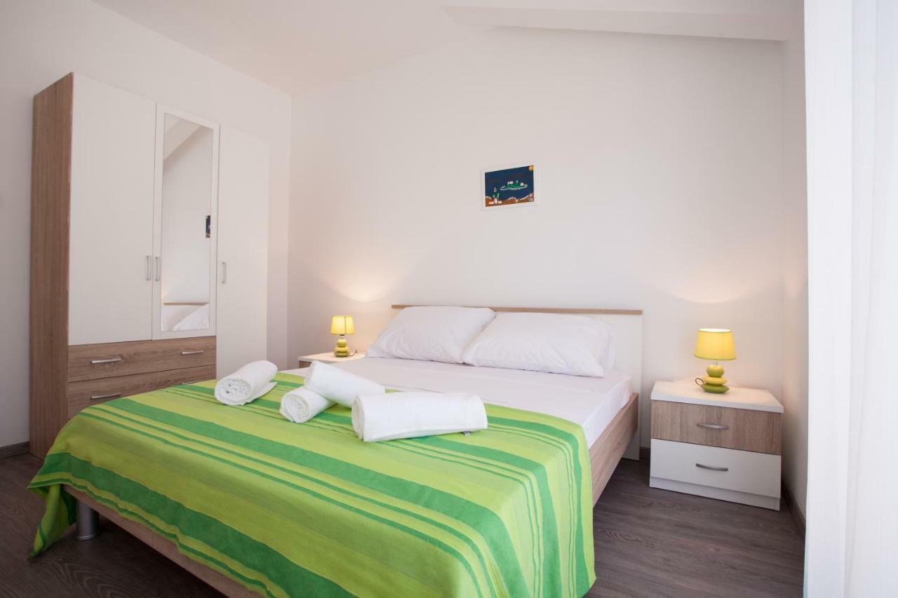 Apartments Mia Baška Voda エクステリア 写真
