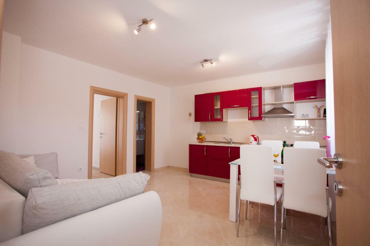 Apartments Mia Baška Voda エクステリア 写真