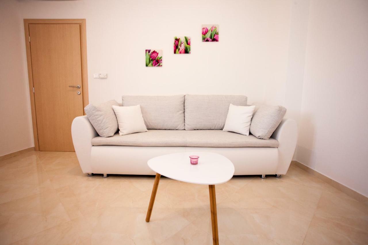 Apartments Mia Baška Voda エクステリア 写真