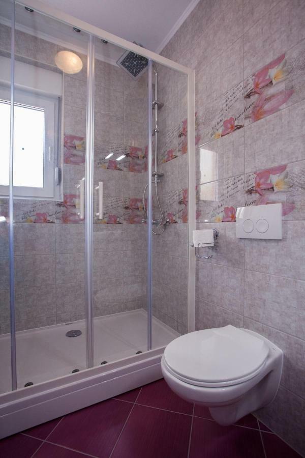 Apartments Mia Baška Voda エクステリア 写真