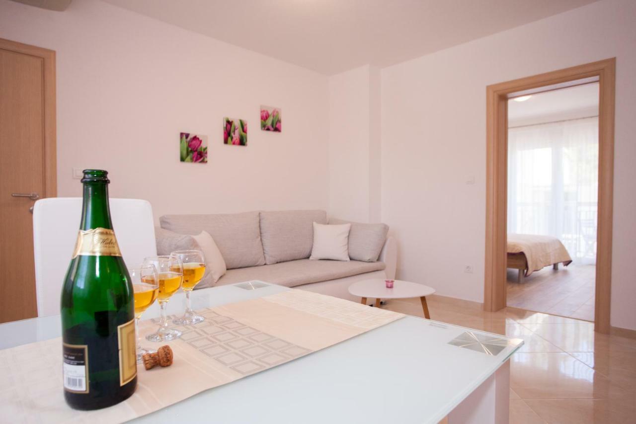 Apartments Mia Baška Voda エクステリア 写真