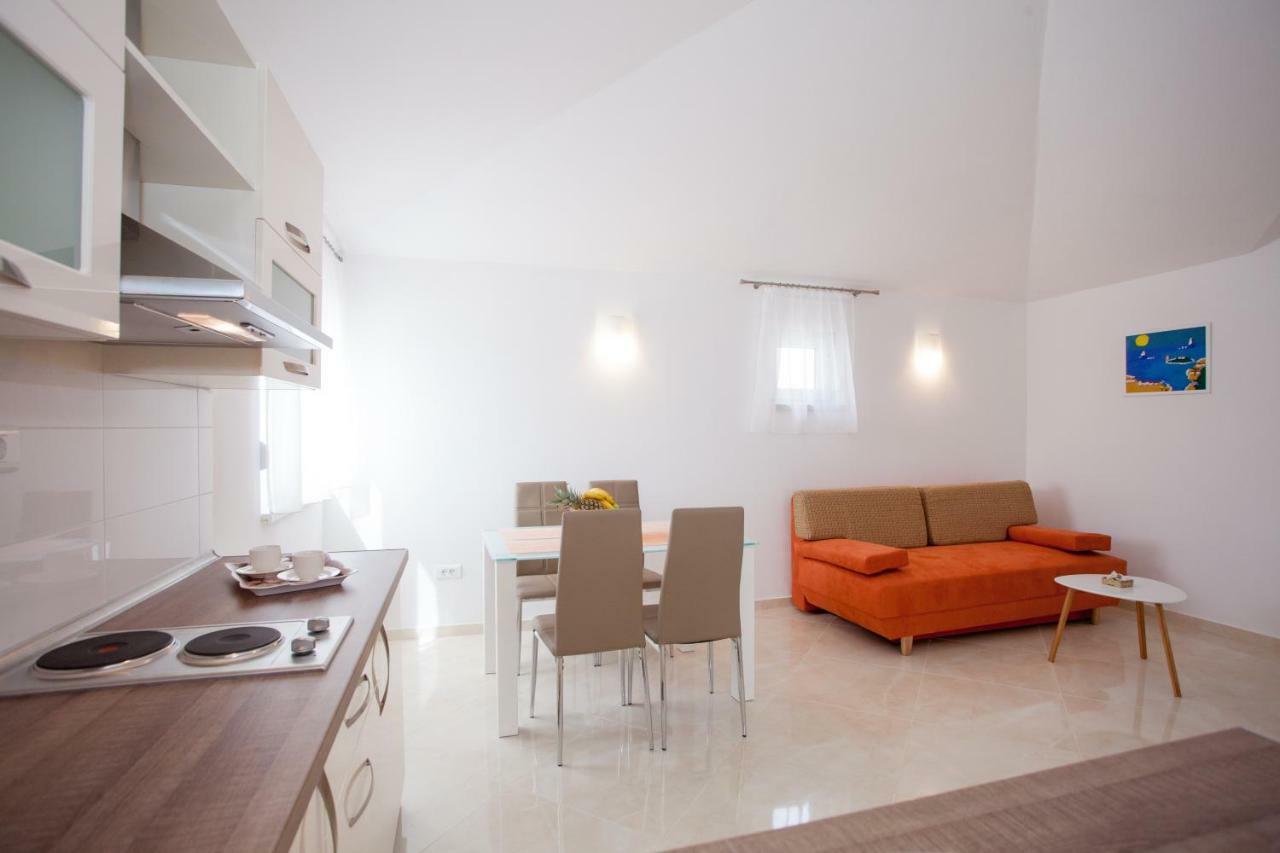 Apartments Mia Baška Voda エクステリア 写真